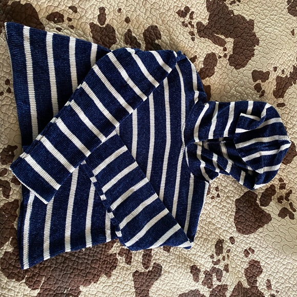 Cropped hooded sweater - Picture 3 of 5